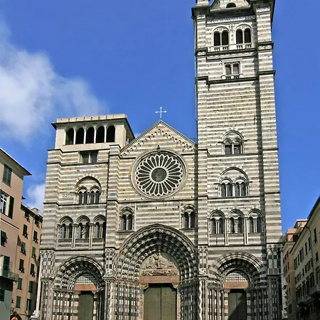 In Piazza Colombo Apartment *